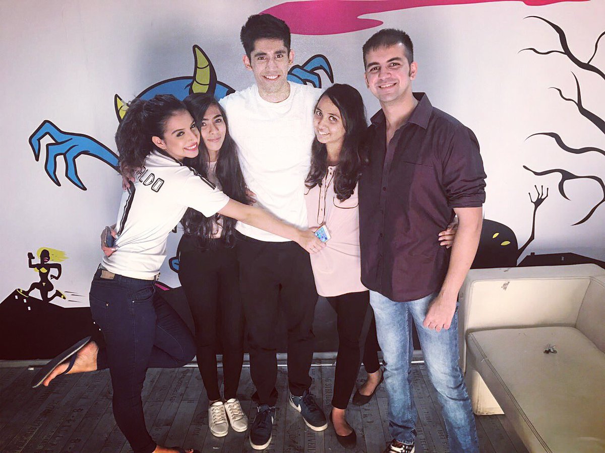 Post the MTV shoot!! Love these people! #waitforit <a href="/BenafshaSoona/">Benafsha Soonawalla</a> <a href="/Dianeddutton/">Diane Dutton</a> <a href="/MTVCampusDiary/">MTV Campus Diaries</a>