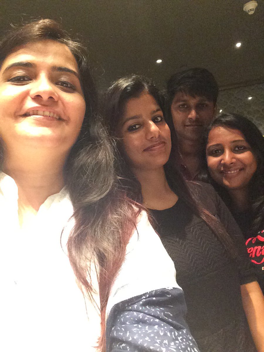 AsmitaMadhu's tweet photo. All smiles at the Indo Brit Fusion FoodFestival at Ayna, @HiltonChennai #FoodBloggers #BloggersTable #HiltonChennai #KeepCalmAndCurryOn https://t.co/rJ2FqkGGqt