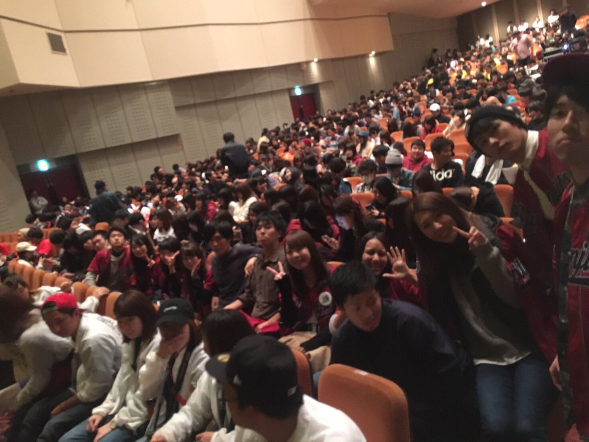後夜祭楽しいズン！
あんどぅー達の司会も面白いズンね😆

今からお笑いLive始まるズーン👏🏻