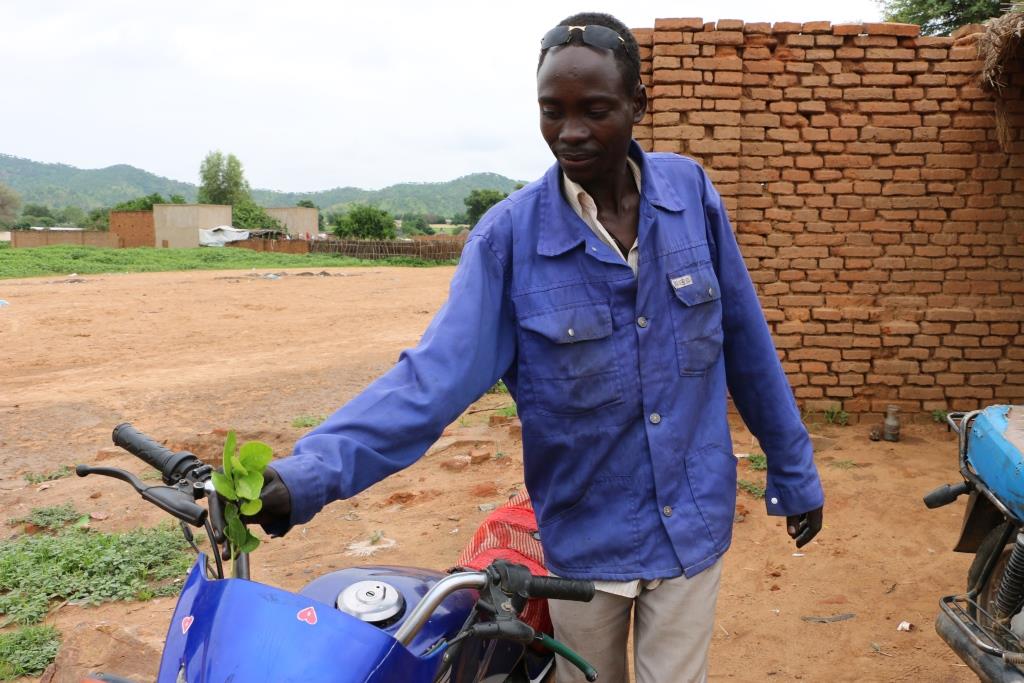 LwfChad's tweet photo. ‘I now repair m-bike &amp;meet my family needs’ Abdel. Thx @UnhcrTchad, LWF #Chad offered him training &amp;tools 2 setup own biznes #TogetherinHope https://t.co/y8IEh82c44