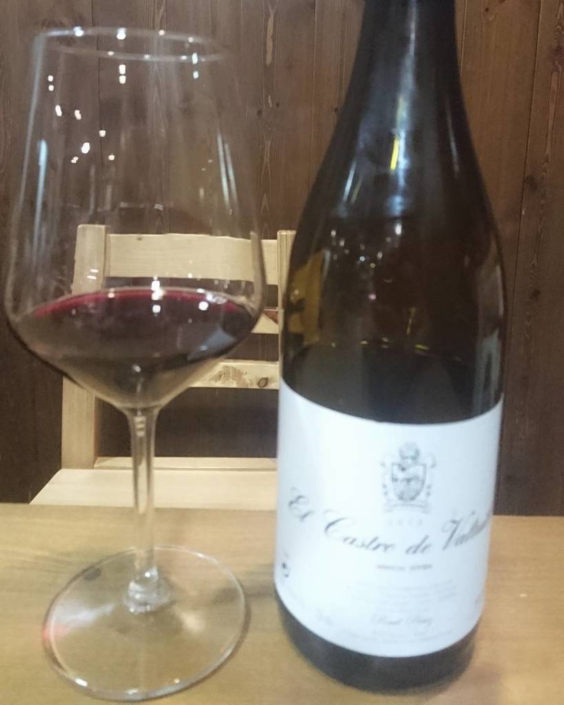 bonrotllo's tweet photo. En @vinoscopio tambien catamos este vino de @castroventosa de la @dobierzo, es el El Castr… https://t.co/ZeBDRoBeS8 https://t.co/GS9juPE6Hg