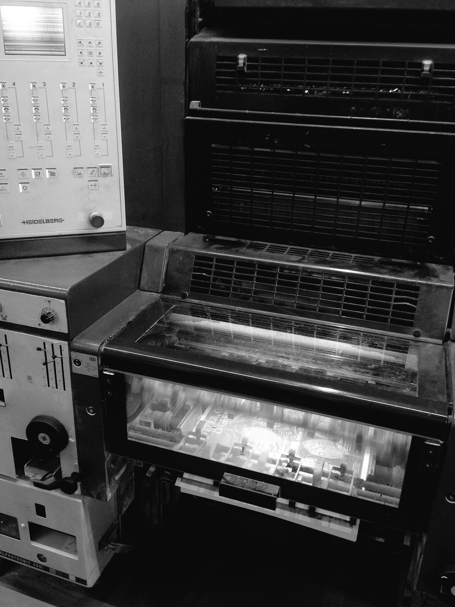 iq180studio's tweet photo. #readytoprint #hannover #iq180 #iq180studio #kestnermuseum #augustkestnermuseum #ausstellung #plakat #heidelberger ... wir sind im Druck. https://t.co/QzTDmKo378