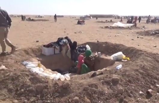 #العراق : نازحون من #الموصل يحفرون حفراً في الأرض للمبيت داخلها هرباً من البرد.. ومغردون: أين المسلمون؟
#السعودية