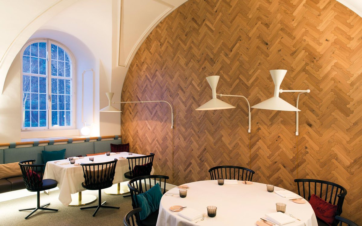 Patricia Urquiola'nın Biscuit koleksiyonu, sadece zemin değil, duvarlarda da görünmez dokunuşlara sahiptir.