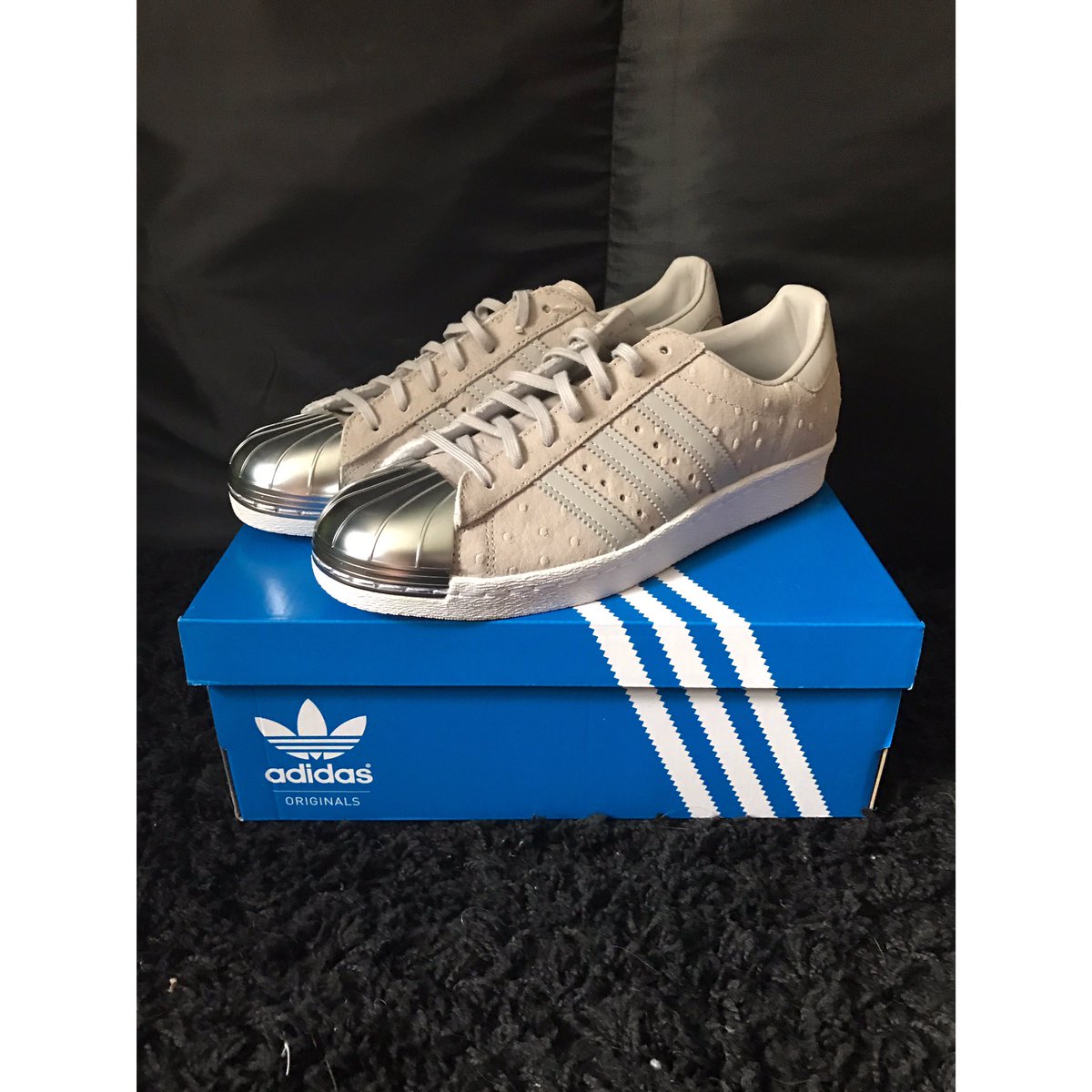 SashaDmz's tweet photo. #Adidas #superstar #superstaroriginals #superstar80s #superstaraddict #adidasaddict #sneakersaddict  #sneakersnews #sneakerspics https://t.co/WYdDpZKTfZ