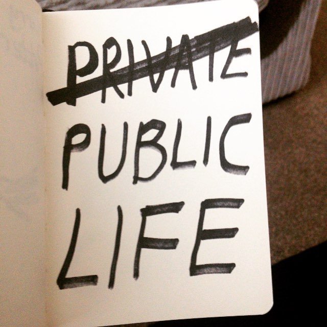 _WhatTheBook_'s tweet image. Times change. #private #life #public #socialmedia ift.tt/2fpn09m