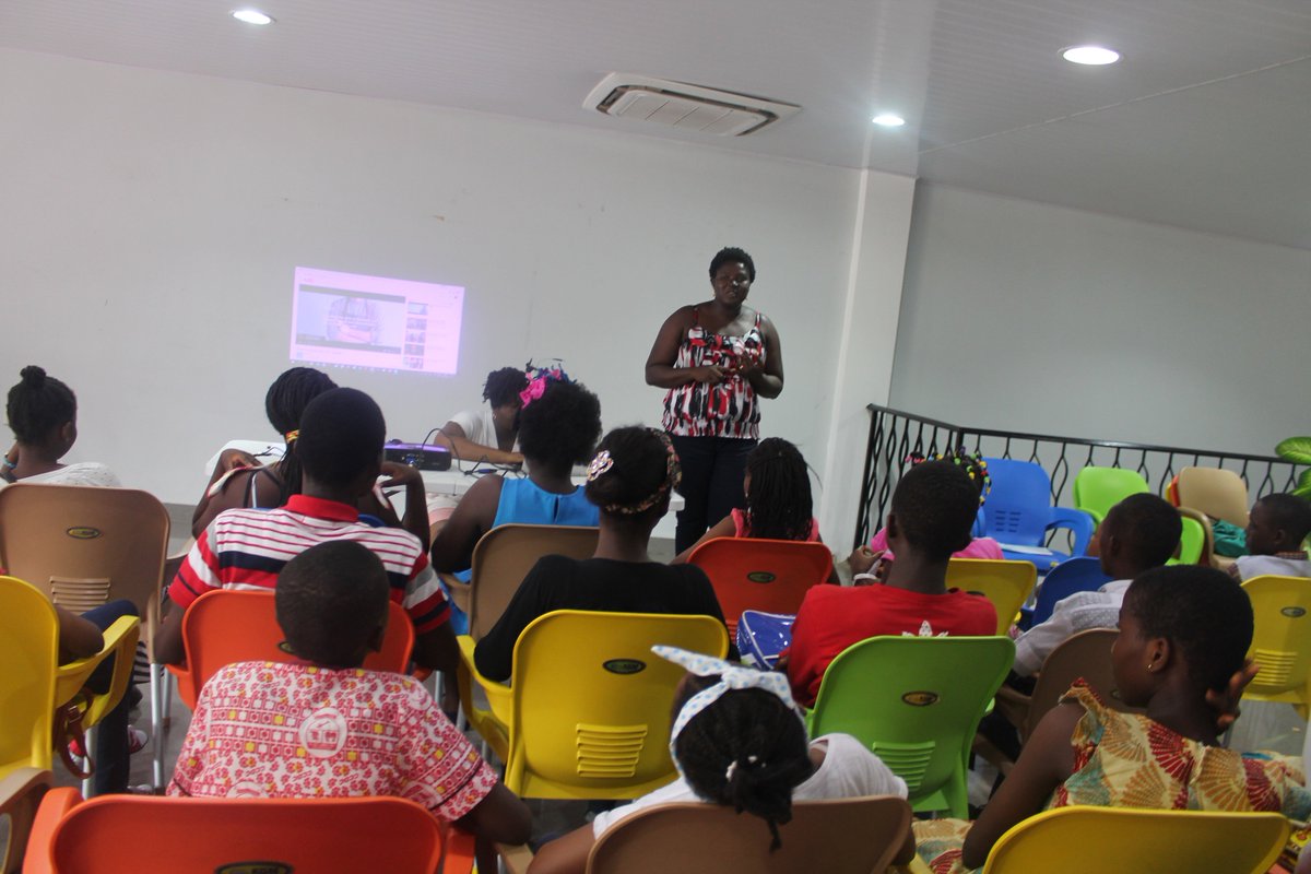 Tigo_DigitalGH's tweet photo. @SheBoakye  a past winner is here to support the kids  select the the next #DigitalChangemaker. @TigoGhana #DigitalInclusion https://t.co/zAX8iEqOUL