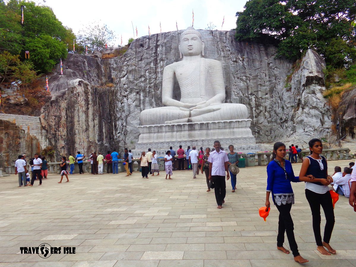 travellers_isle's tweet photo. World's largest stone statue of Load Buddha is located in Rambadagalla temple in Sri Lanka. #SriLanka #culture #TravellersIsle #LoadBuddha https://t.co/AKaZuno1DH