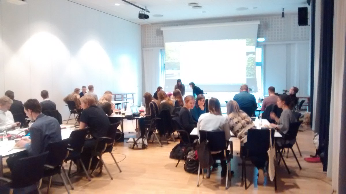Vi er taget til seminar med resten af <a href="/Mediestuderende/">Danske Mediestuderende</a>. Det bliver en sand fest med vedtægtsændringer #mediestuderende16
