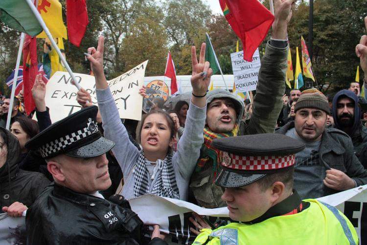 tcs_ldn's tweet photo. London's Kurdish population on the streets to defend their will #TwitterKurds #HDP https://t.co/Uw6vZCP7La