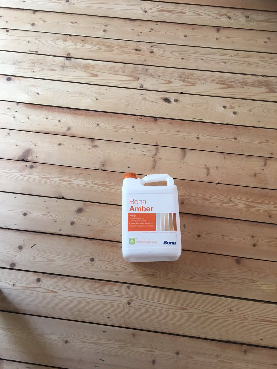 Parketbreda's tweet photo. Parketservice breda oud grenen vloer met Bona amber prime https://t.co/bMCUTpV3ms