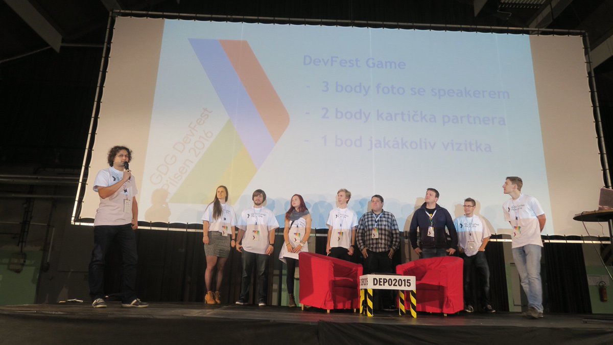 lazamarcel's tweet photo. part of the DevFest org team :) #devfestcz https://t.co/Rk2vbQW0Mx
