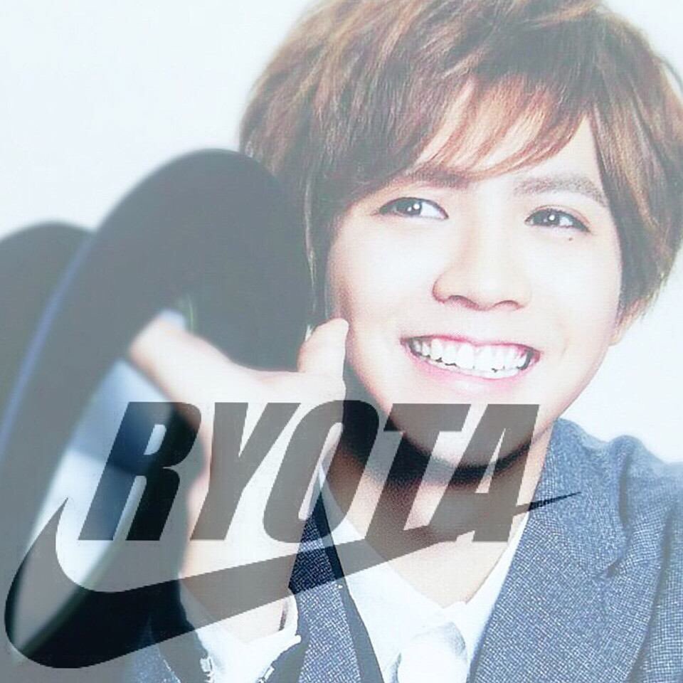 ldh0611ldh's tweet photo. 涼太。😢
心配です。

涼太の涙流してる顔じゃなく
笑顔が大好きです。☺️

だから、すぐに、笑顔にさせたい。
こっちまで涙出てくるから😭

メンバーが支えてる。
ファンも見守ってる。

涼太、早く元気になって。
笑顔になって。

大好き。
#片寄涼太
#GENE https://t.co/bmHntyi1a0