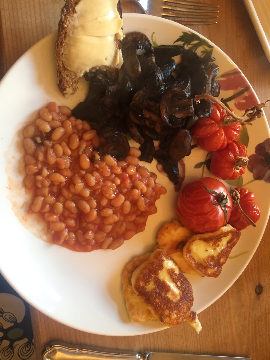 clarecb's tweet photo. I lurve Yorkshire Haloumi. Have you tried it @JoGibney? #poshbreakfast https://t.co/EqYf0THL7w
