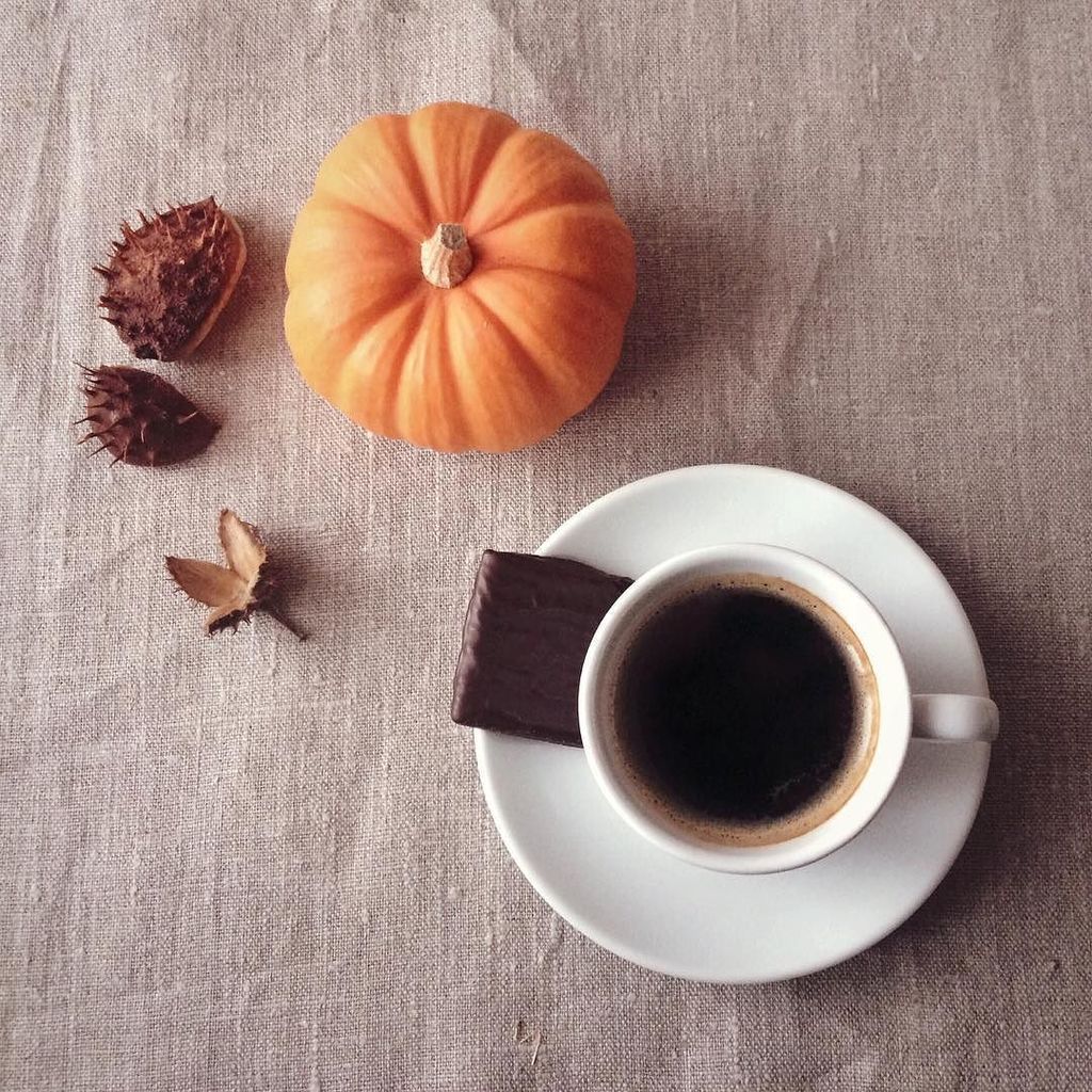 ThoughtsImages's tweet image. Chocolate crowns the afternoon Coffee ~ After Eight ~ the thin yet so tasty mint, makes a … ift.tt/2epeiVZ