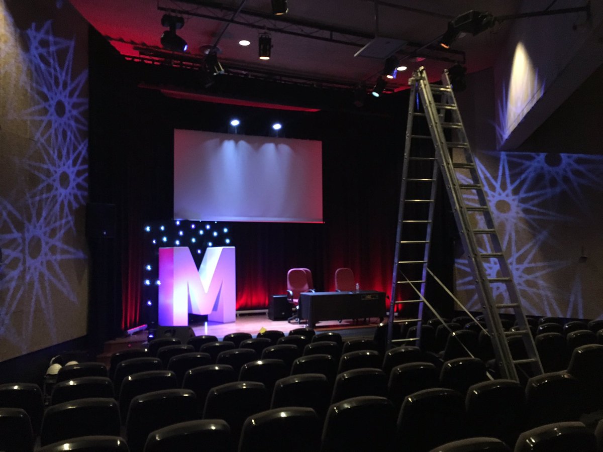 Francisco_DML's tweet photo. Lo prometido es deuda, aquí están  las fotos del después . Vestido Escenico y diseño de Escenario para Neuromagia . ¿Les Gusta? https://t.co/wKCxOuSLd1