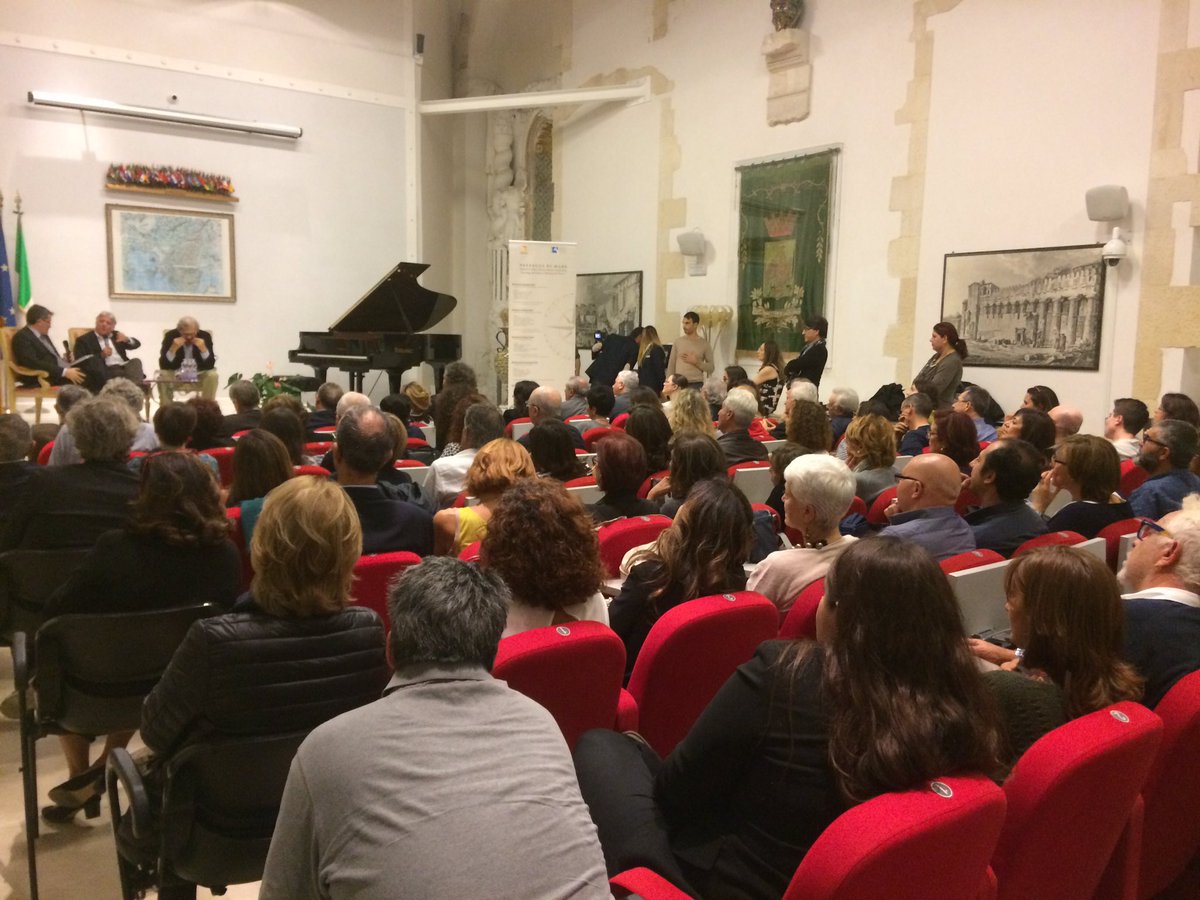 TaobukFestival's tweet photo. #Collura : il Gattopardo è il romanzo italiano più importante insieme ai Promessi Sposi. https://t.co/JmLrrigQg9