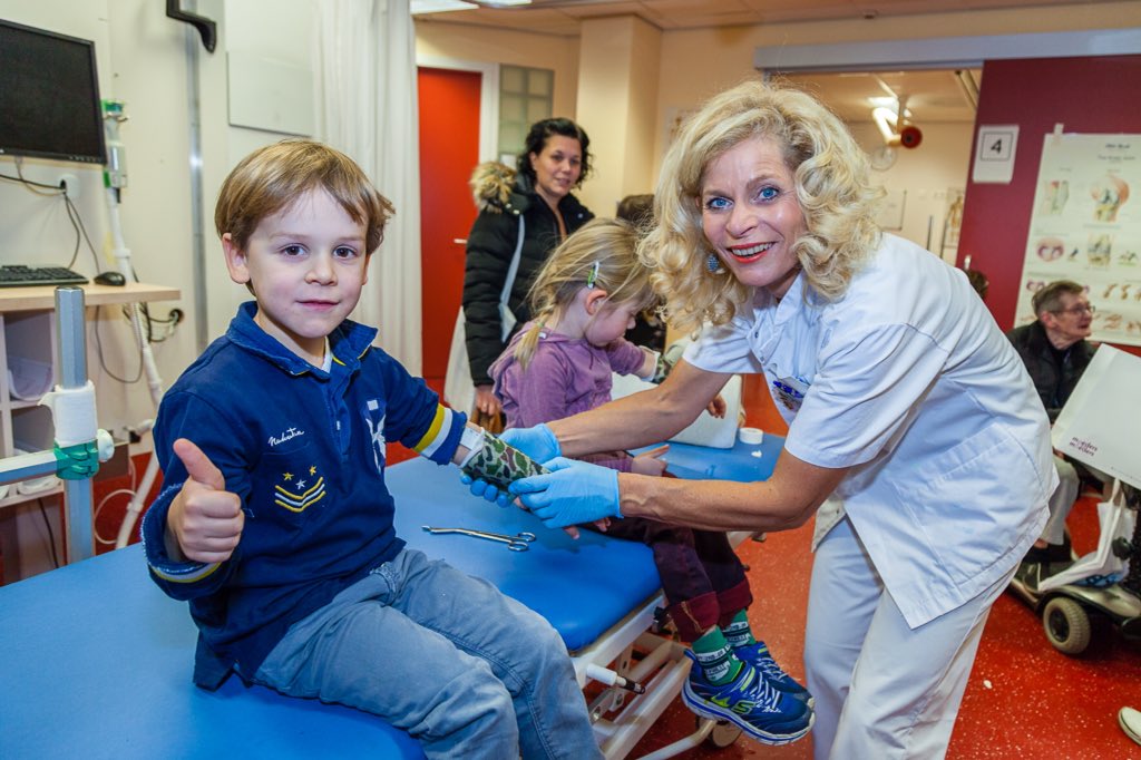patrickbrok's tweet photo. Wát n geslaagde dag, buitengewoon gepassioneerde medewerkers @ETZnl en mooie reacties bezoekers! #trots #opendagETZ https://t.co/nmhgNj3Im5
