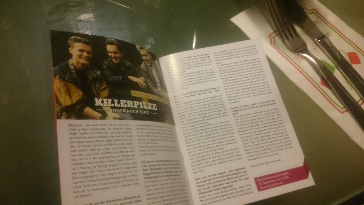 KPSTOstalb's tweet photo. Die beste Lektüre während man auf das Essen wartet. #Kaiserslautern #hightour #wirsindda https://t.co/aRrxqjuV8N