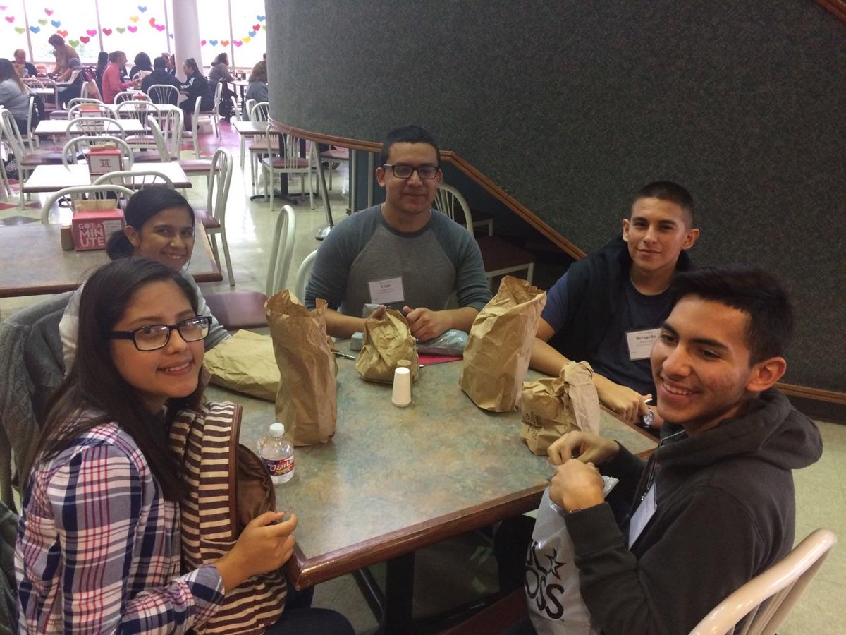 cottonvalleyec's tweet photo. Enjoying lunch at Sul Ross SU. #class0f2017 https://t.co/z2ekQ9vSJi