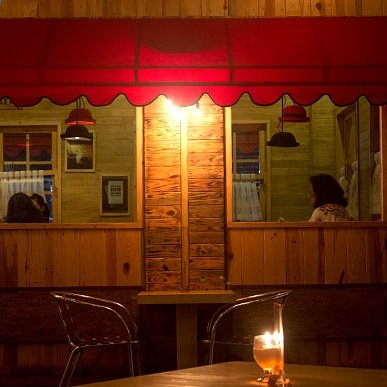 It's all about classic and romantic dinner, enjoy it only at Alive Fusion Dining #makandijogja #makanjogja #jogjakuliner #jogjacafe