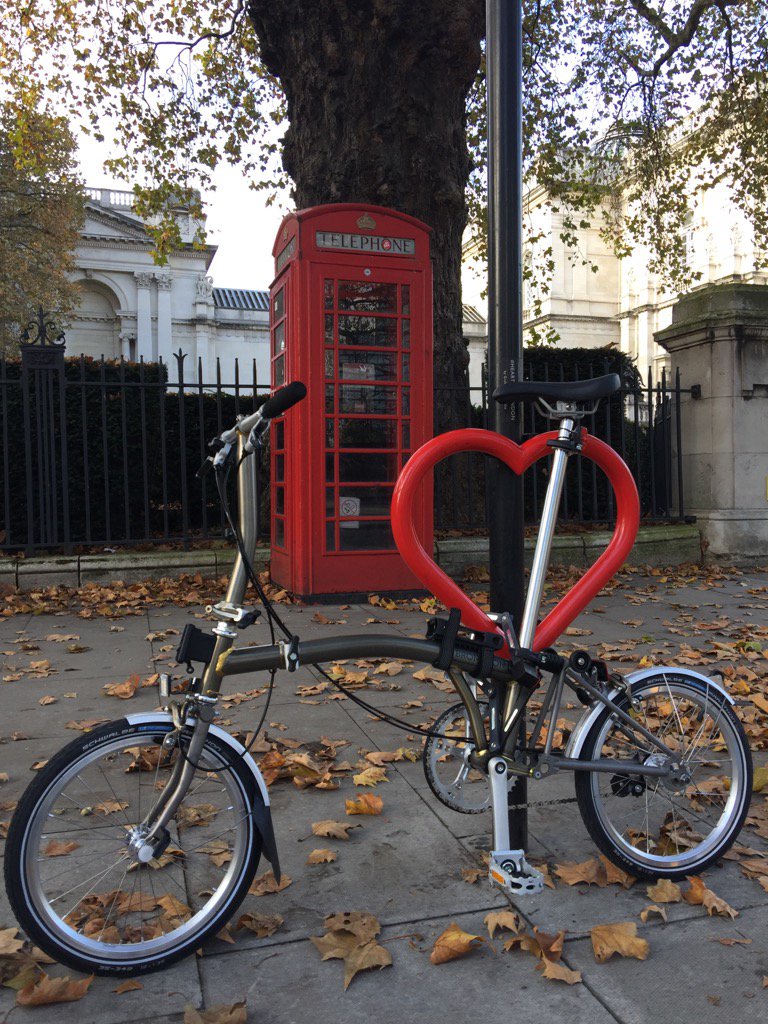 neiltheknee's tweet photo. I love my @BromptonBicycle #london #heartsoflondon https://t.co/0YKGTGCgQZ