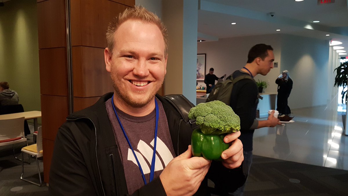 devopsmeth's tweet image. @reinink broccoli bouquet courtesy of @jmikola #tnphp16