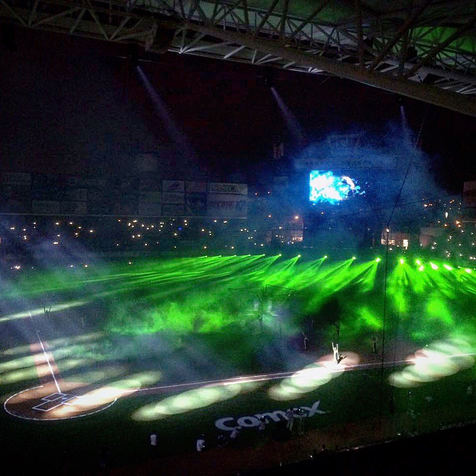 lightshowmx's tweet photo. #lightshowmx #lightingdesign #lightingstuff #tomaterosdeculiacan #baseballshow #lightshowcorp https://t.co/bo741rbijg