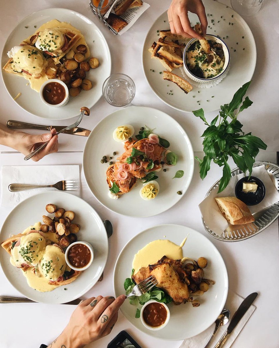 {New post} @MTLaTABLE X <a href="/ondejeune/">On Déjeune!</a> : focus sur trois #brunchs uneparisienneamontreal.com/2016/11/02/mtl… #ondejeune #brunchmtl #dejlife #mtlmoments #mtlatable