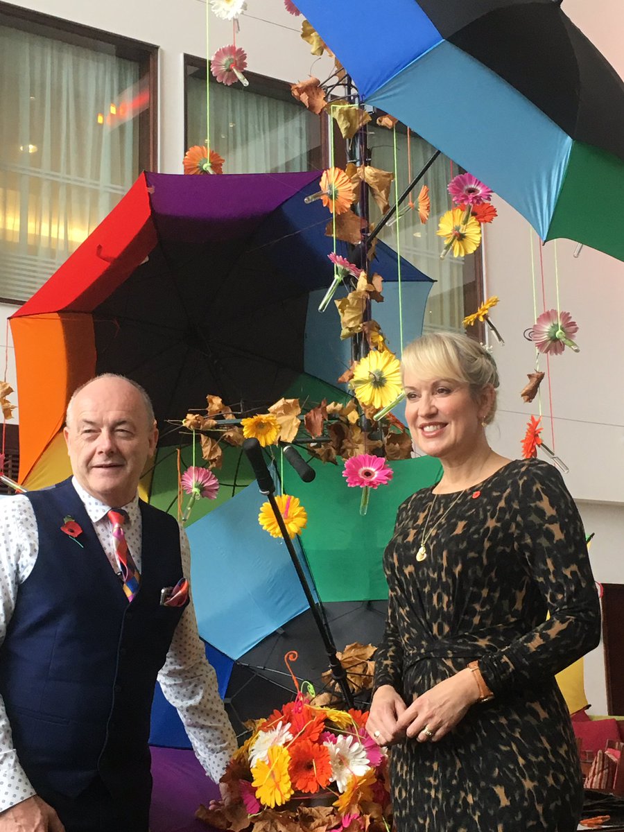 Looking forward to this afternoons demonstration at the Colourburst weekend <a href="/Nicki_Chapman/">Nicki Chapman</a> <a href="/nafas_flowers/">NAFAS</a>