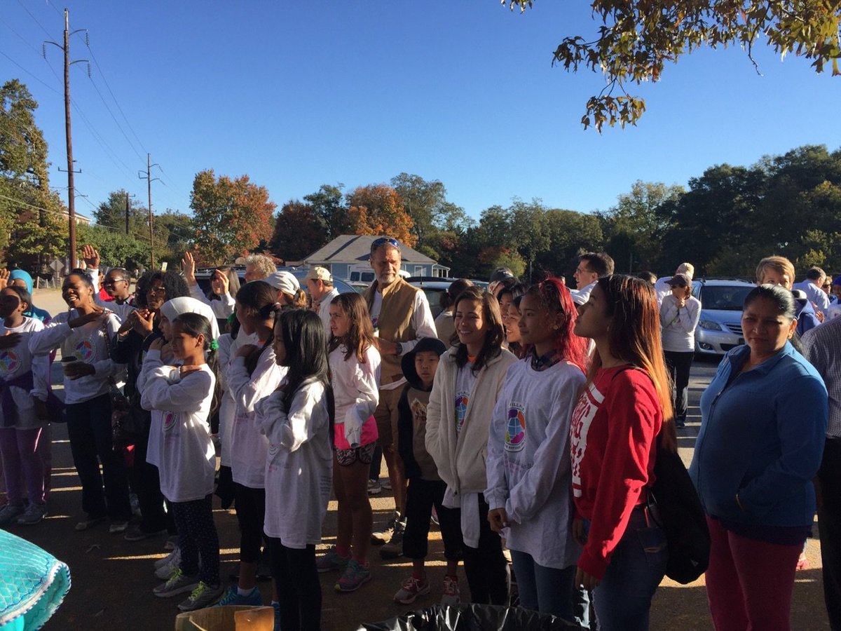 imafroze's tweet photo. #UPSers Celebrating the spirit of volunteerism, diversity and girl power at Global Village Project Connecting Communities walk
#CCW16 #UPS https://t.co/hxBo7sW3TI