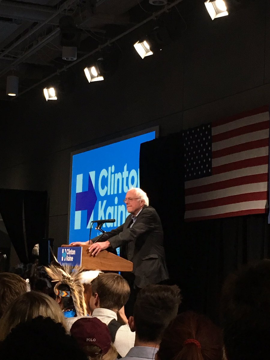 davinaschrier's tweet photo. Thanks for coming to Omaha last night @BernieSanders! Inspired and hopeful! 🔥❤️🇺🇸 https://t.co/NTOSZD31Wc