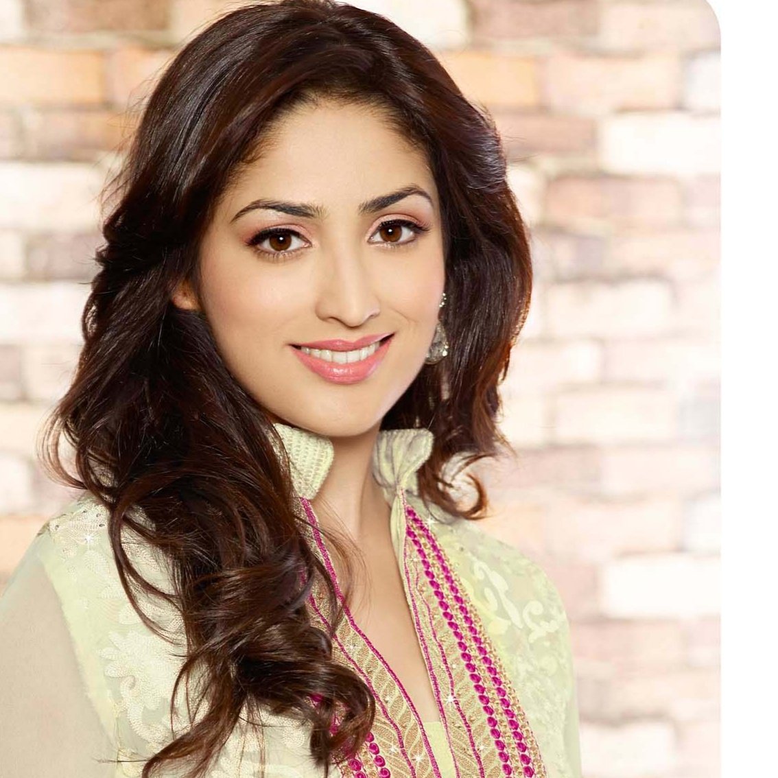 Bold n Beautiful Bollywood: Yami Gautam HD Wallpapers