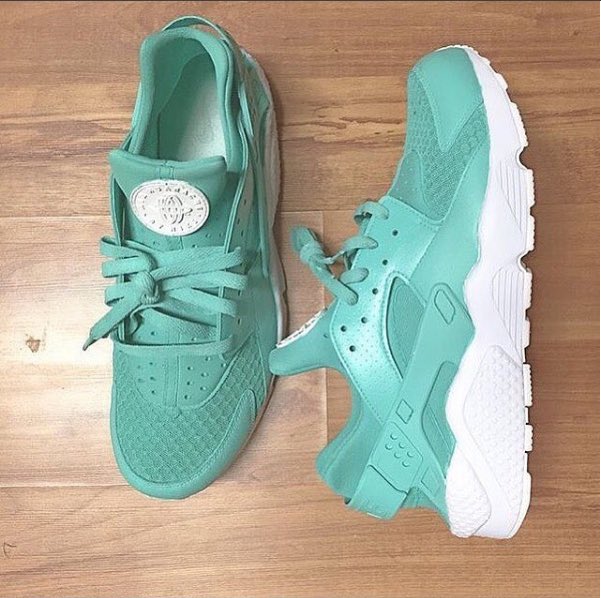 favclothesss's tweet image. Cloudy Grey Huaraches☁️☁️☁️💦💦..
Get yours HERE: crazynicecustoms.com/?wpam_id=62 or call (206)-235-4470