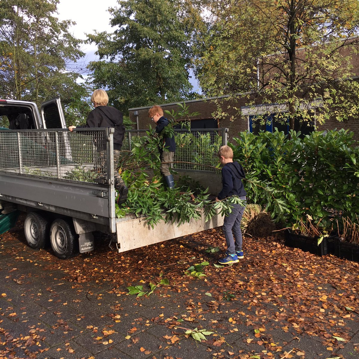 Groene Plein winterklaar met jong en oud. <a href="/StukArtTuinen/">Michael StukArt</a>