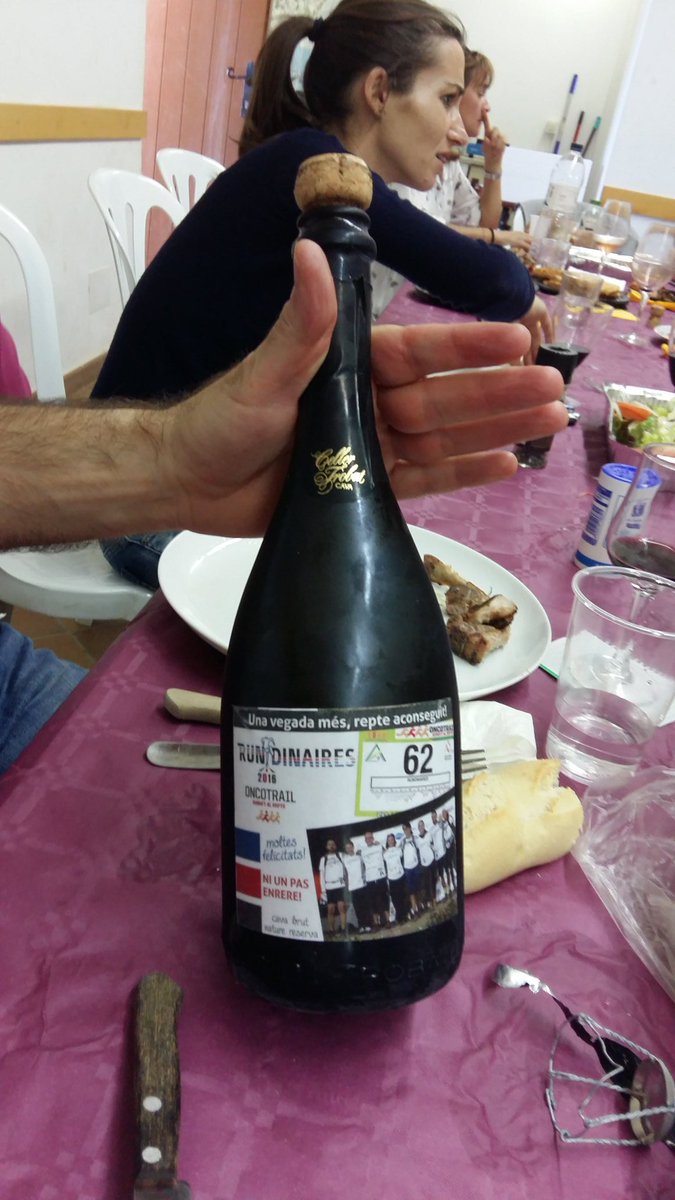rundinaires's tweet photo. Dinar de celebració #Oncotrail https://t.co/YOkejxokLh