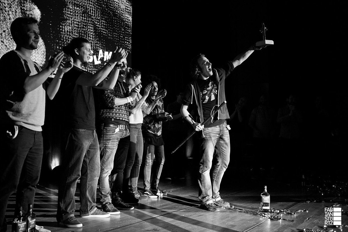 SLAM2016d's tweet image. About Last Night: Philipp Scharri Scharrenberg ist deutschsprachiger Meister des Poetry Slams 2016. (Fotos: Fabian Stürtz) #slam2016