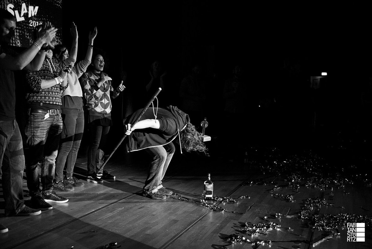 SLAM2016d's tweet image. About Last Night: Philipp Scharri Scharrenberg ist deutschsprachiger Meister des Poetry Slams 2016. (Fotos: Fabian Stürtz) #slam2016