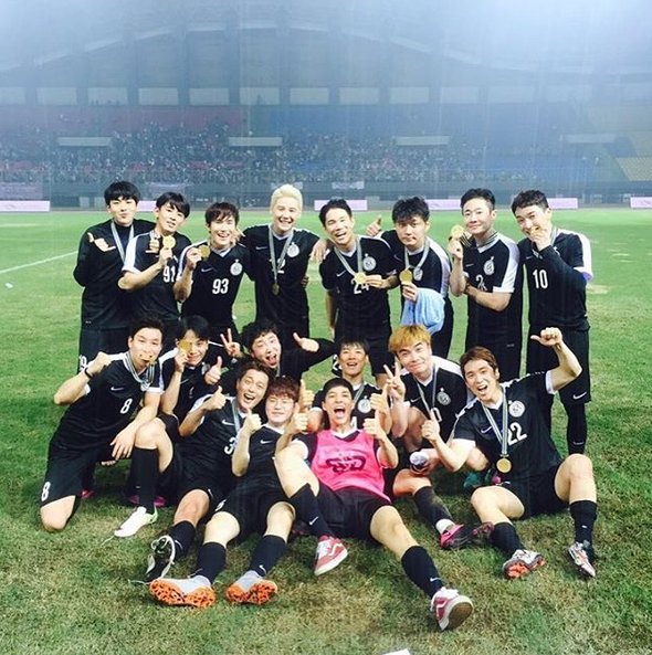 DestiNy_GK's tweet photo. Congratulations!!!! #FCMAN #두준 #기광 https://t.co/lzzQVNmjZO