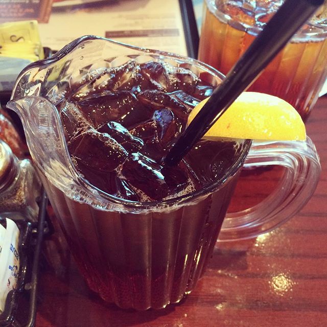 redhotblueBBQ's tweet photo. Need an excuse for some bbq this weekend? Maybe we can sweeten the deal. #SweetTea #BBQ #RHNB 📸: @aliciace15 https://t.co/nI6ukaUnPt