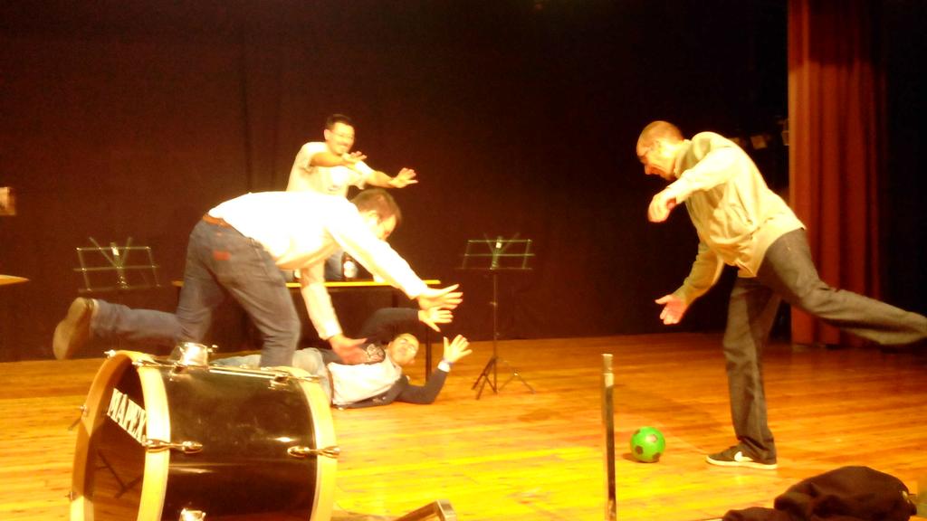 CMSCNovate's tweet photo. @CMSCNovate preparazione #palco #concerto #4Novembre @NovateMil #buonamusica #italia #NovateMilanese https://t.co/gMXIZUZrlb