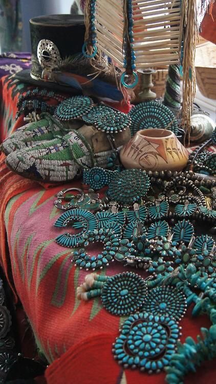 buckaroo_babe's tweet photo. I bet if you could ask Jesus what his favorite color is he would say turquoise😍 https://t.co/XVLotvET4W