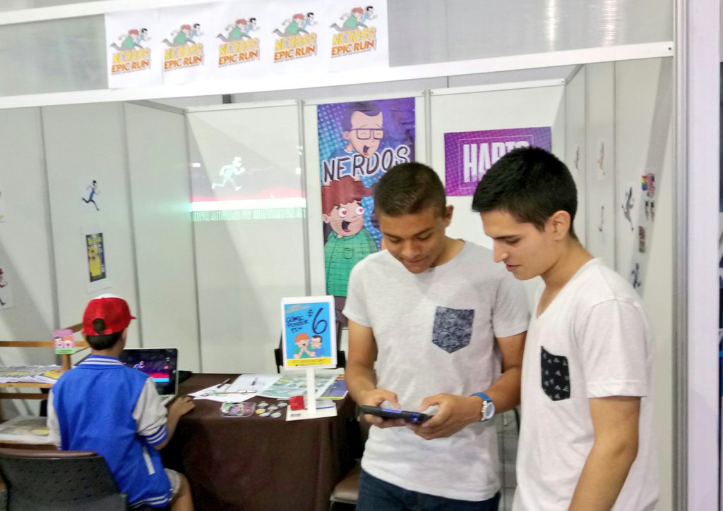 nerdos_ec's tweet photo. Empezó el #GameFest2016 y ellos son los primeros en tener nuestro videojuego #NerdosEpicRun. Los esperamos https://t.co/FiahSNc6fI