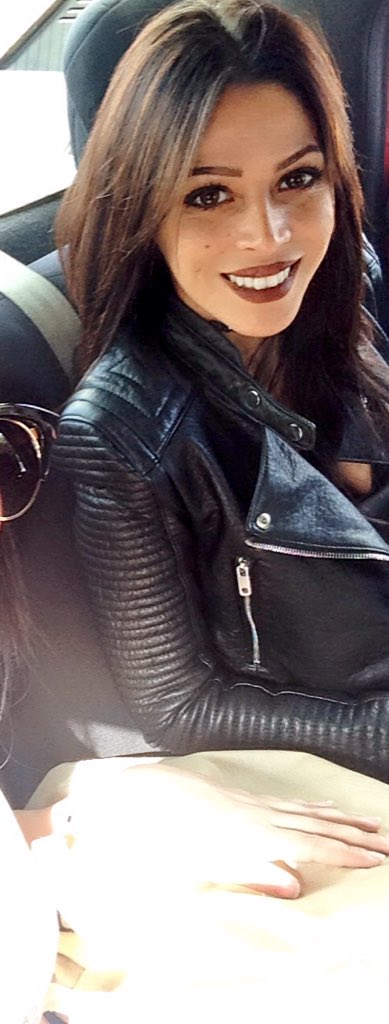 مساء الخير حبايبي 😍 كنموت عليكم ♥️♥️♥️ #SoukainaBoukries