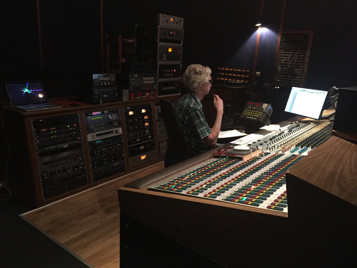 lux_theband's tweet photo. LUX's first album: written, recorded, mixed and now MASTERED - 2017 here we come !!! #studioblackbox #firstalbum #velvetrock #mastering https://t.co/KFGIMyNc2m