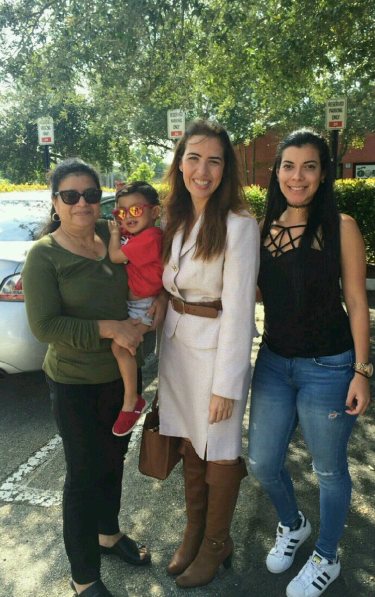 RaquelRegalado's tweet photo. @MDCElections #earlyvoting site in #Doral: Grateful for the mothers & daughters that are coming out to #Vote92 💕 https://t.co/FZKMBVa7bD