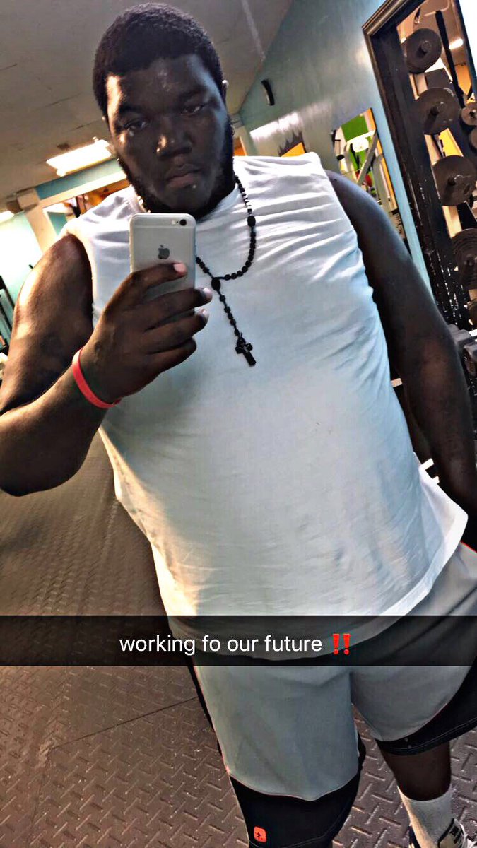 99takeover's tweet photo. last year thxs time I was 400 pds thxs year I'm 370 tryna b 350 b time indoor season start https://t.co/8nJDK3hxzp