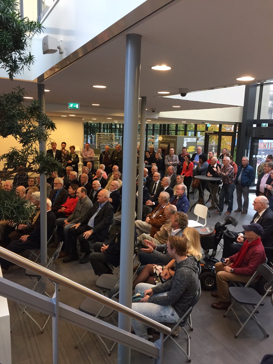 Een druk bezochte veteranenenbijeenkomst in #zeist in het gemeentehuis.