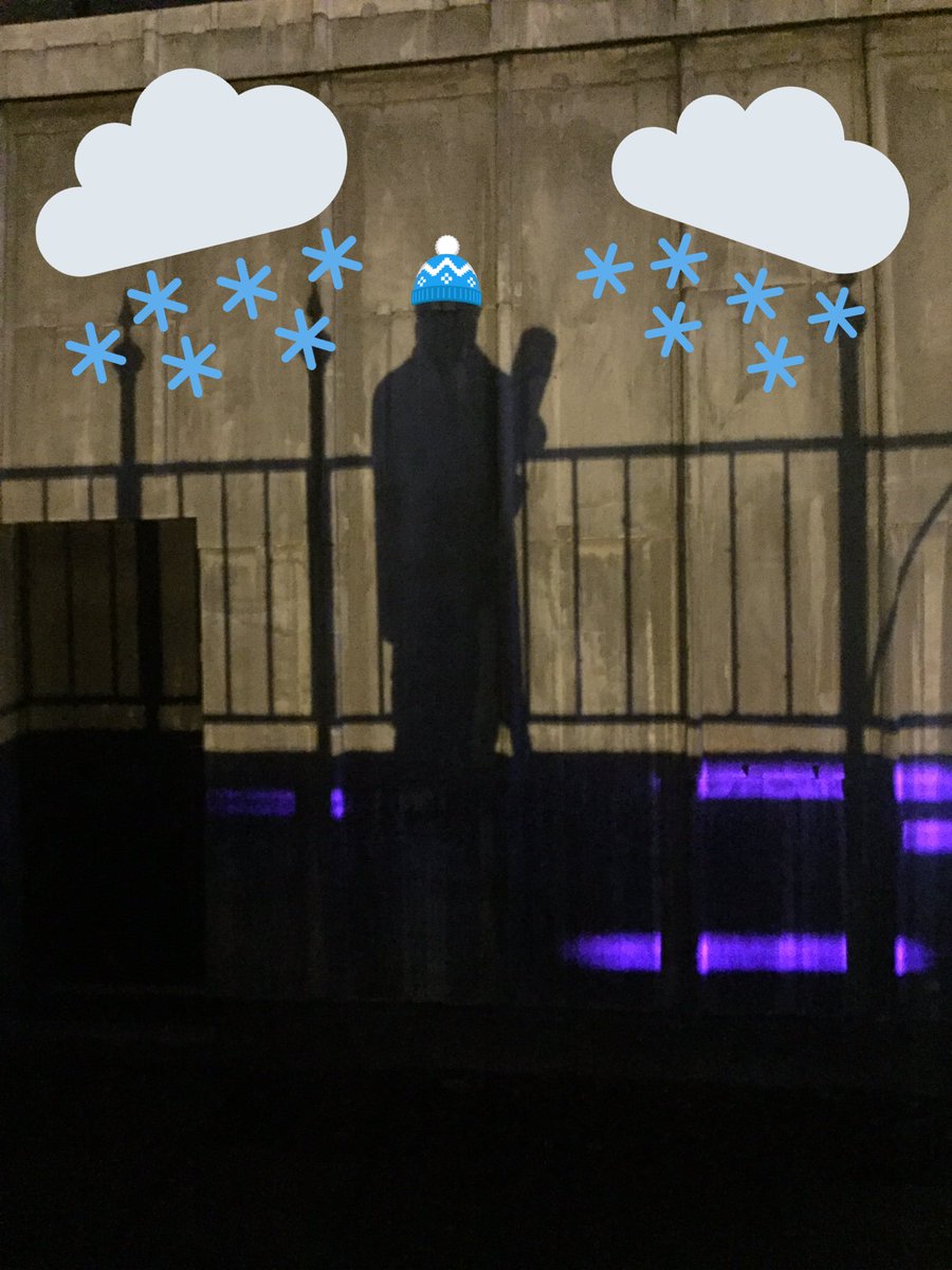 TheCheekyDon's tweet photo. Snow business like show business.
Fenwick window snow man https://t.co/O5LdfZ2VM4