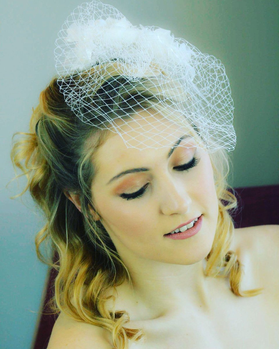 Loving our gorgeous vintage inspired birdcage veil #wedding #bride #bettyrose #birdcageveil
